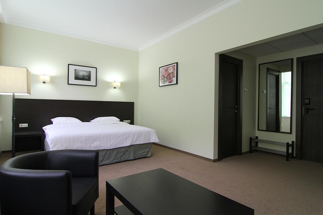 Hotel Continent Гагра Екстер'єр фото
