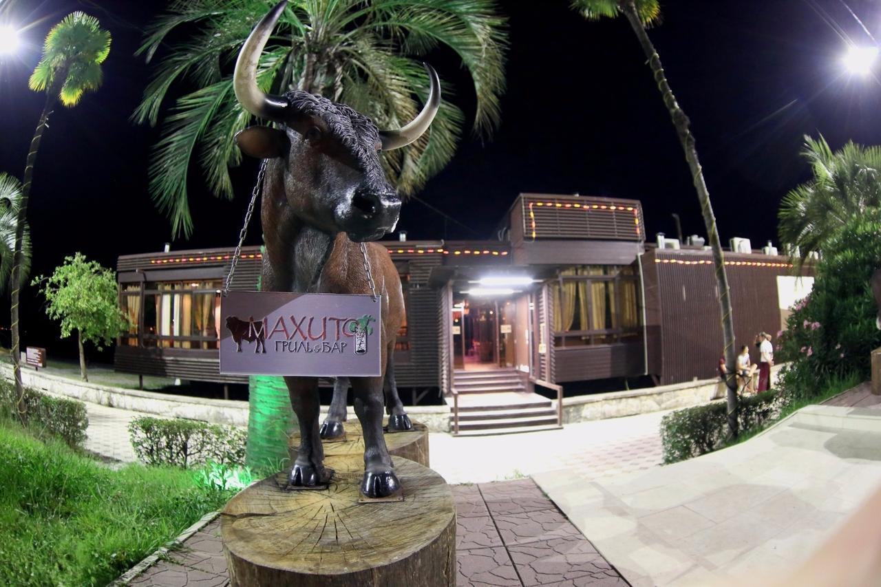 Hotel Continent Гагра Екстер'єр фото