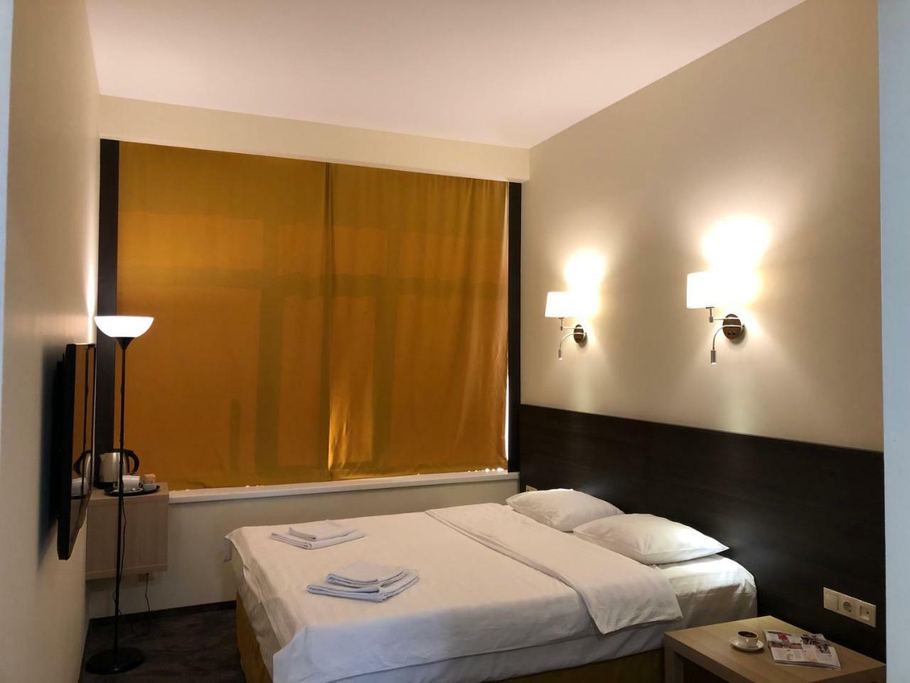 Hotel Continent Гагра Екстер'єр фото